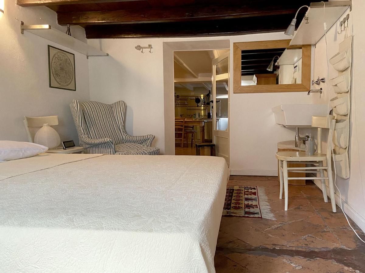 Fascinating Central Hideaway In A Physicist'S Home Como Eksteriør bilde